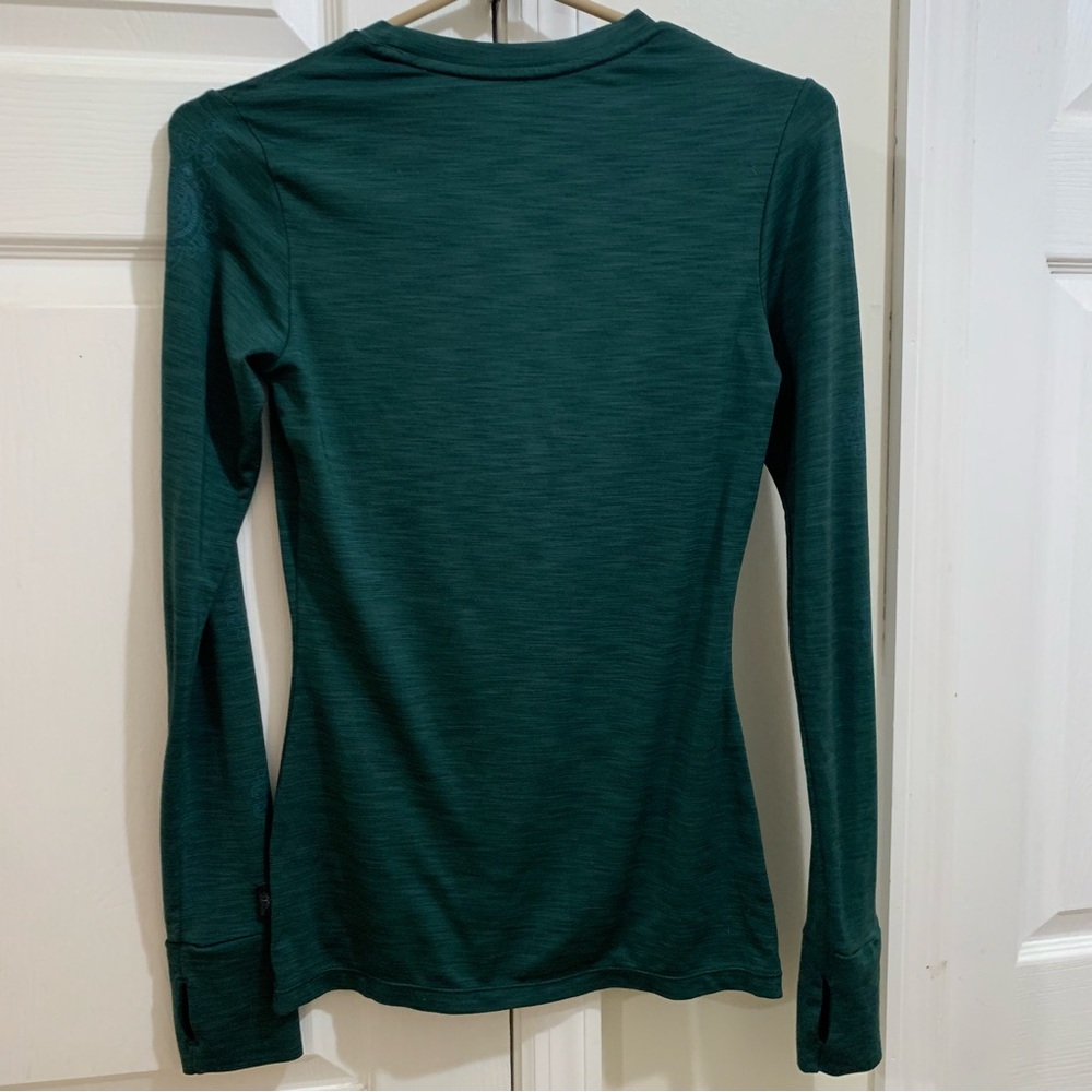 Prana Dark Green Long Sleeve Athletic Top with Artistic Print on Arms Size XS - Picture 2 of 7